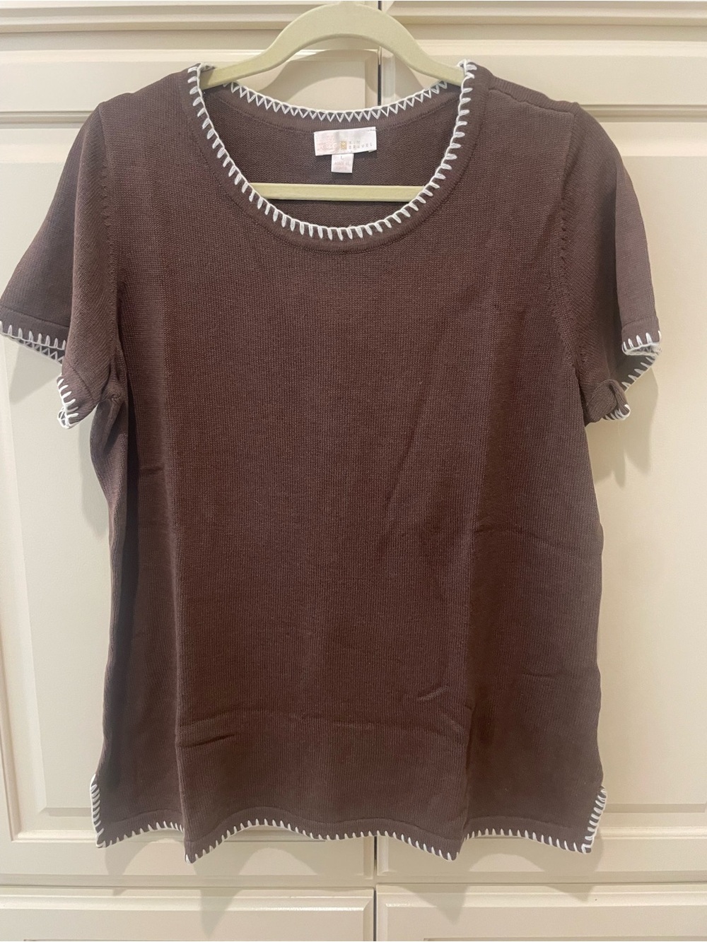 Belle by Kim Gravel Brown Short-Sleeve Knit Top with White Trim